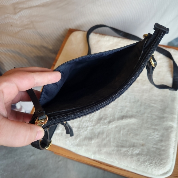 Tommy Hilfiger Black Canvas Cross Body Bag - Picture 4 of 12